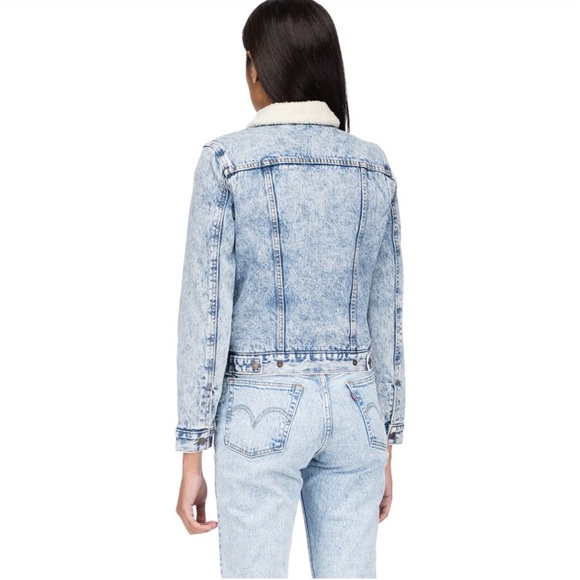 Levi’s Sherpa Trucker - Picture 3 of 6